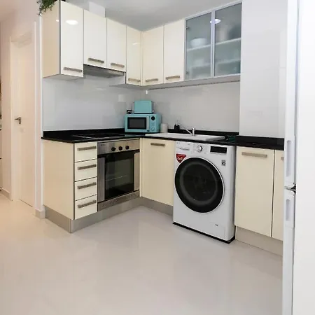 Becalp, Estudio En El Centro, By Bookindenia * Дения