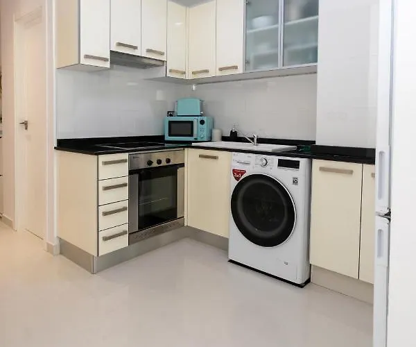 Becalp, Estudio En El Centro, By Bookindenia * Дения